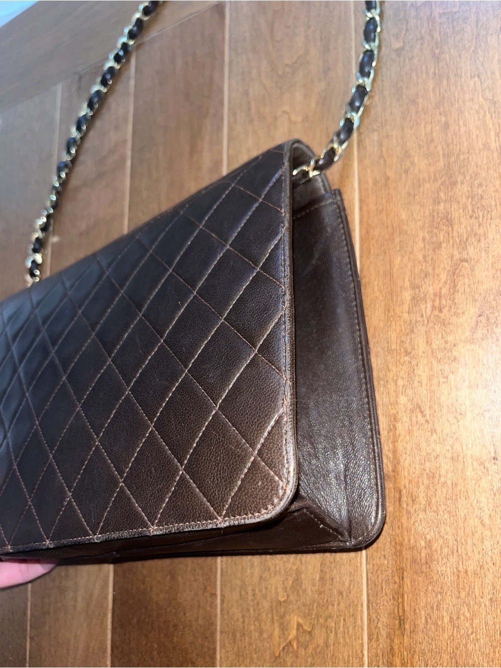 CHANEL Quilted Shoulder Bag in Dark Brown Leather with Gold Hardware - Picture 5 of 13